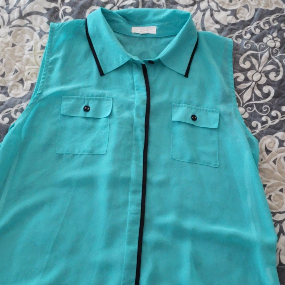 Top - Picture 3 of 3